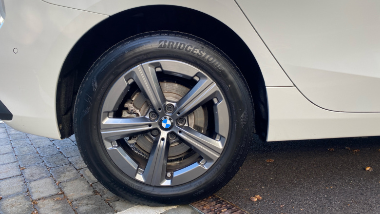 BMW 2 Series 220i MHT Sport 5dr DCT Petrol Hatchback